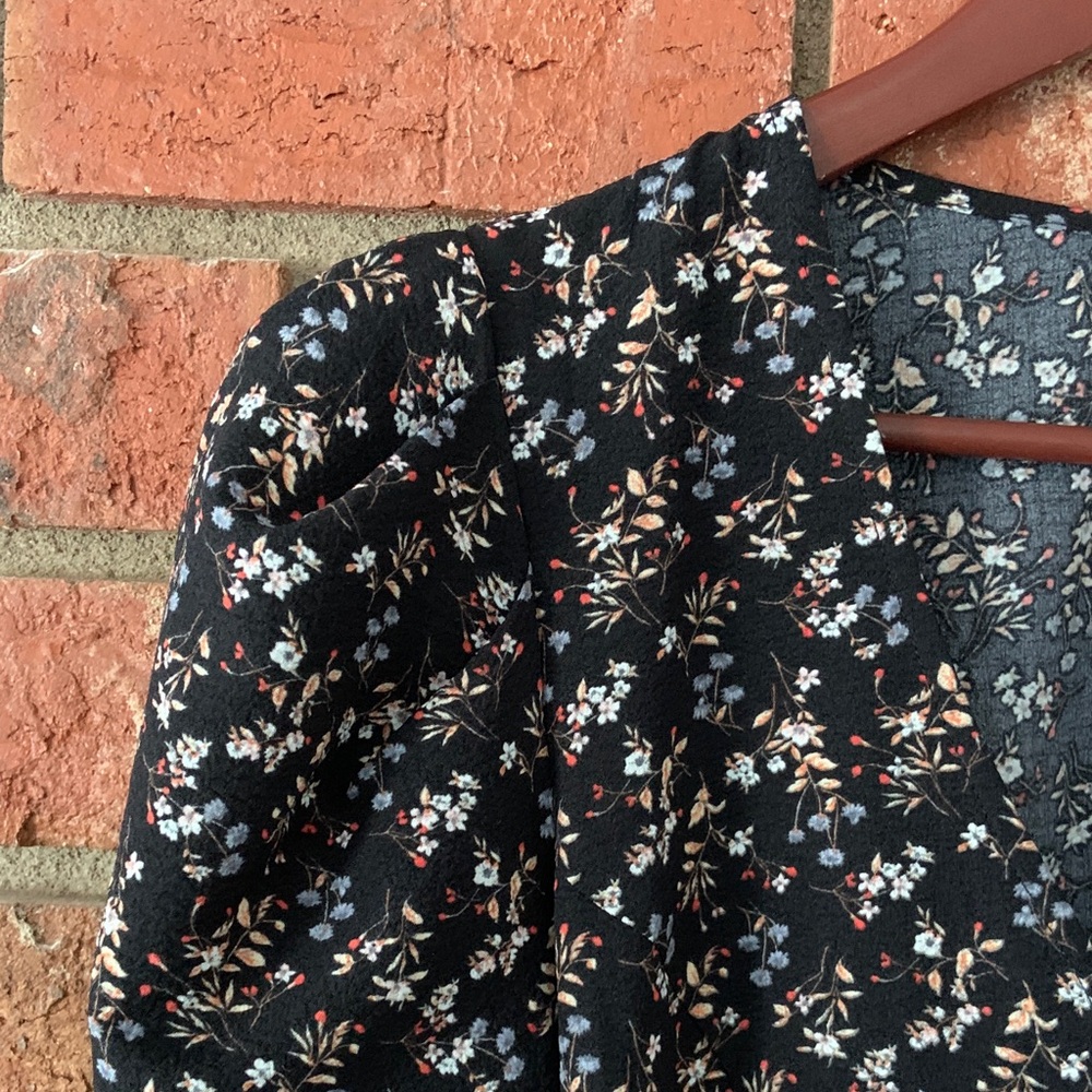 ASTR The Label Black Floral Long Sleeve Open Back Boho Maxi Dress - Picture 4 of 8